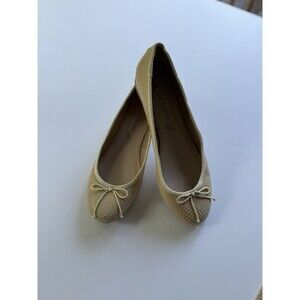 Pour La Victoire Snake Embossed Ballet Flats Size 8 Nude Beige Comfort Sole